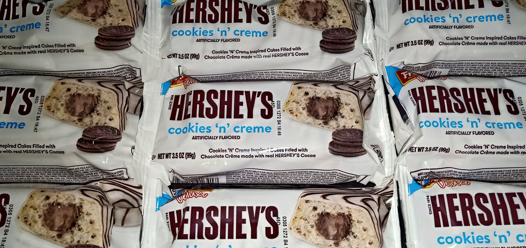Mrs Freshleys Hersheys Cookie n Creme Cakes